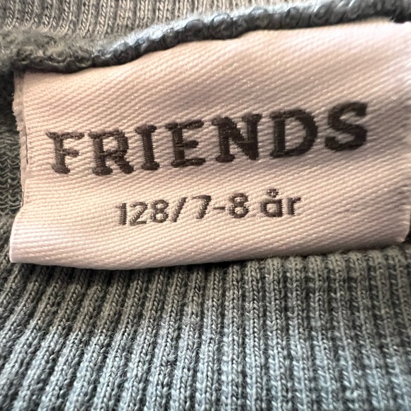 Children’s long sleeve cotton sweatshirt, size 6-7 - Picture 3 of 4